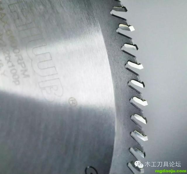 硬質合金鋸片切割使用過程中要注意的問題